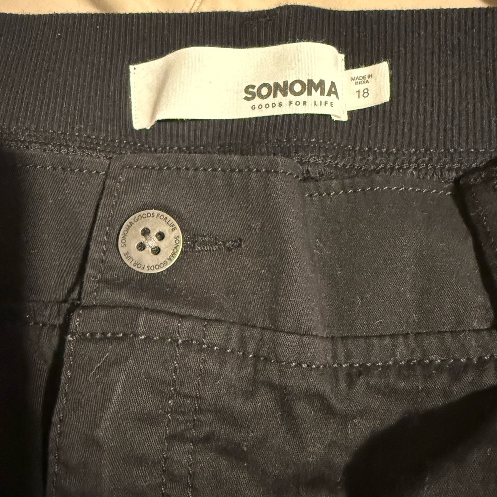 Sonoma women’s black shorts sz 18